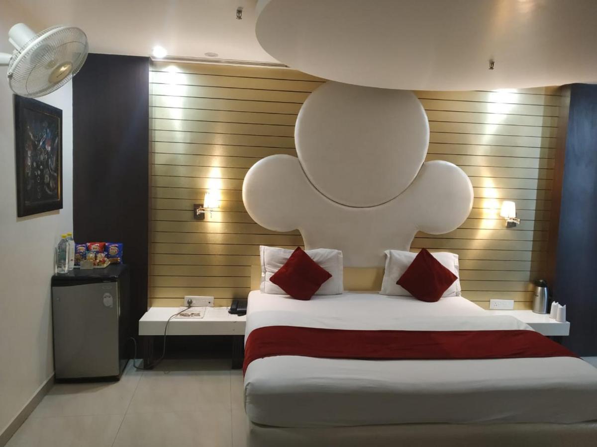 Hotel D'Grand Bareilly Exterior photo