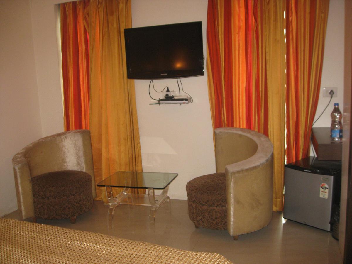 Hotel D'Grand Bareilly Exterior photo