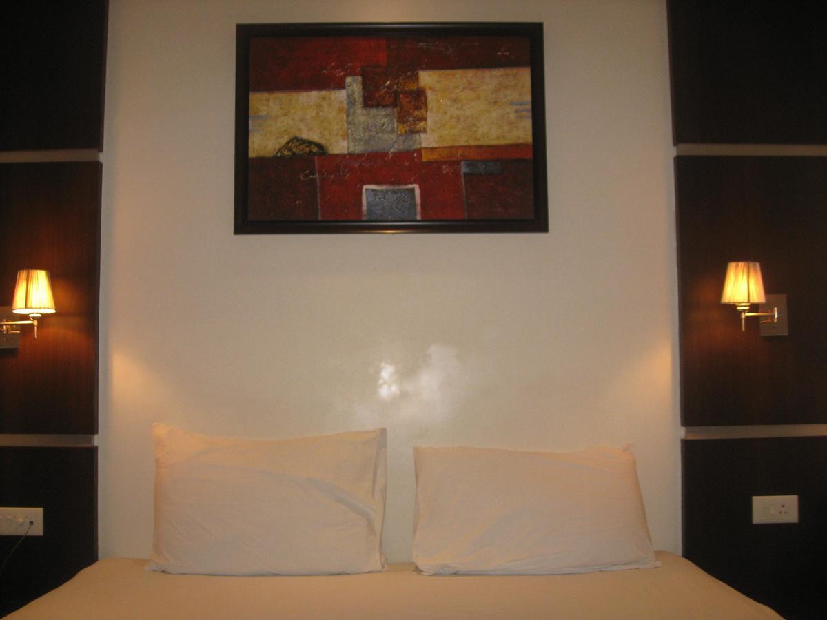 Hotel D'Grand Bareilly Exterior photo