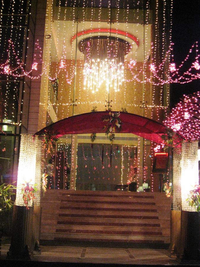 Hotel D'Grand Bareilly Exterior photo
