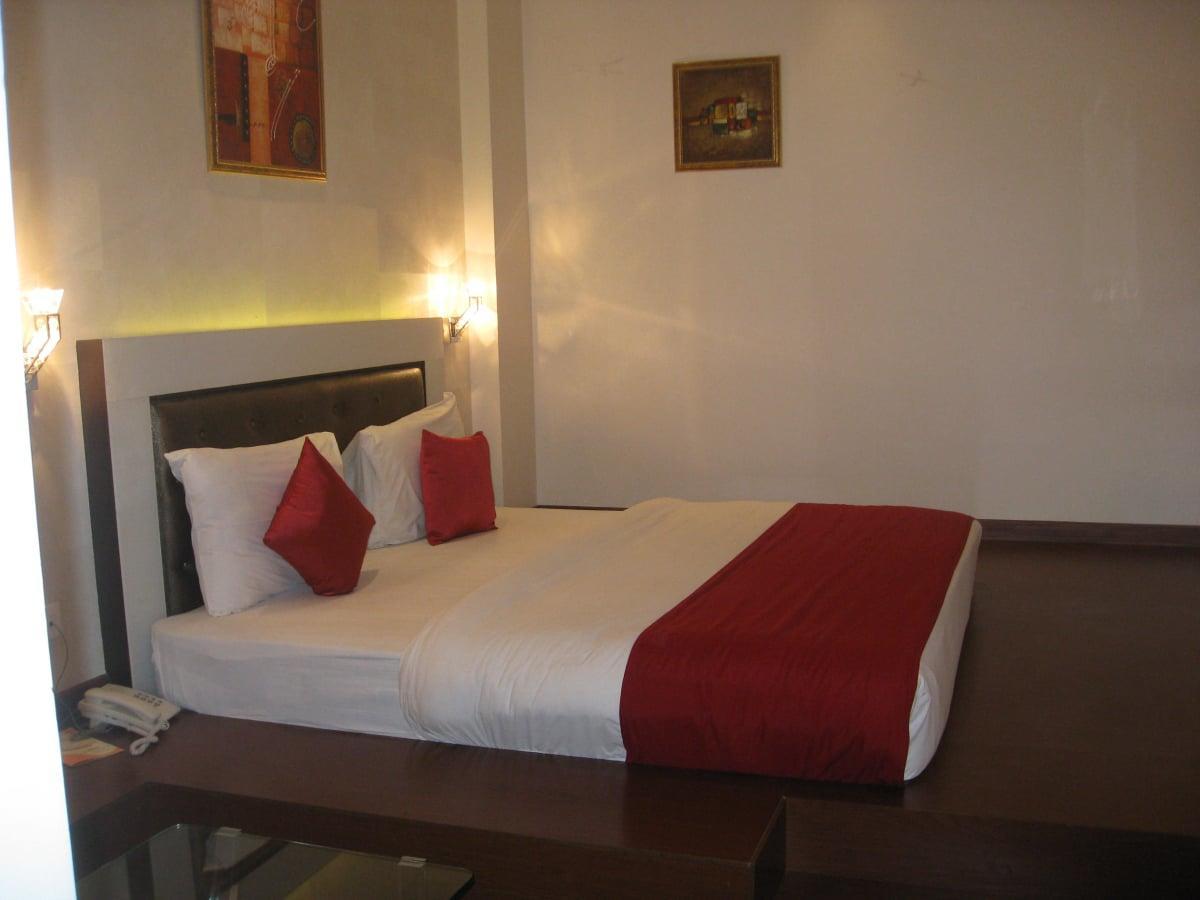 Hotel D'Grand Bareilly Exterior photo